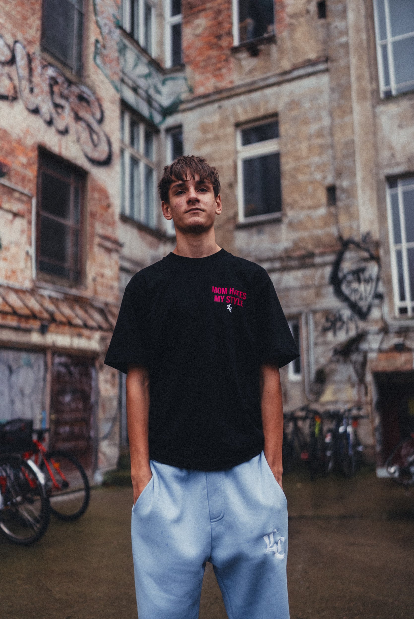 MOM HATES MY STYLE TEE