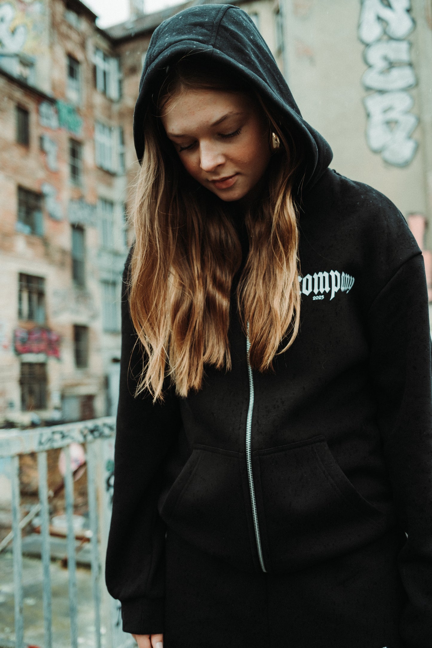 L.C. FIRST TRACKIE - ZIPPER